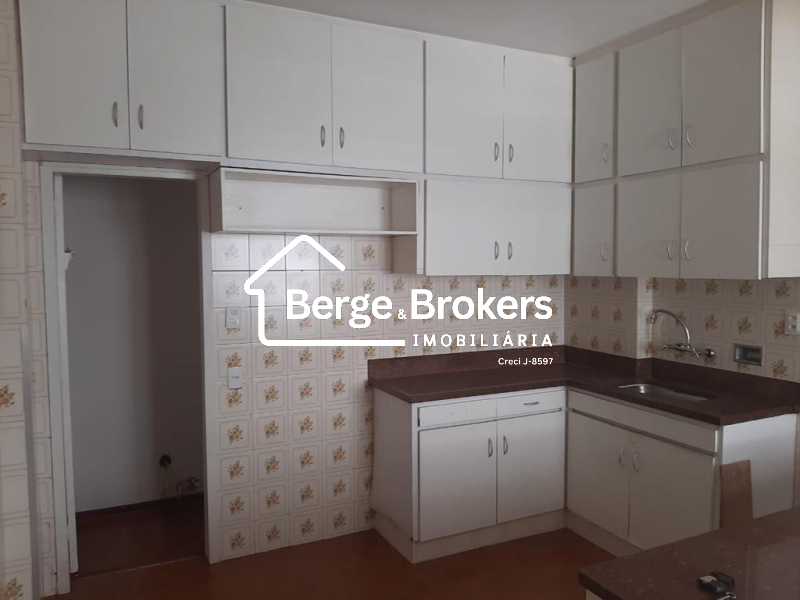 Conheça COZINHA do imóvel - Apartamento na Tijuca a venda com três quartos e vaga de garagem - RJAP30717 - 13 COZINHA - 13