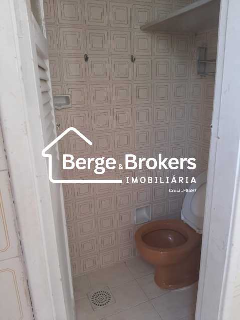 Conheça BANHEIRO SERVIÇO do imóvel - Apartamento na Tijuca a venda com três quartos e vaga de garagem - RJAP30717 - 17 BANHEIRO SERVIÇO - 17