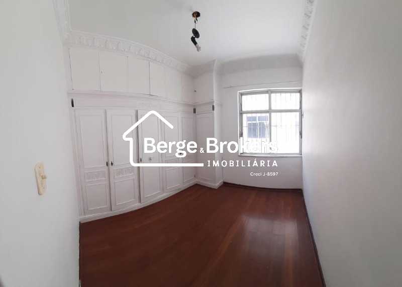 Conheça QUARTO 1 do imóvel - Apartamento na Tijuca a venda com três quartos e vaga de garagem - RJAP30717 - 8 QUARTO 1 - 8