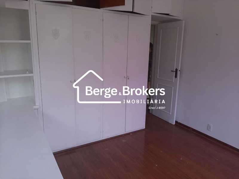Conheça QUARTO 2 do imóvel - Apartamento na Tijuca a venda com três quartos e vaga de garagem - RJAP30717 - 9 QUARTO 2 - 9