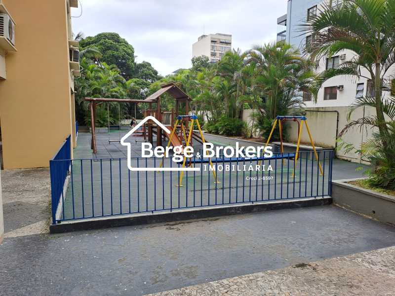 Conheça 54 do imóvel - Excelente cobertura , reformada , prédio com infra e duas vagas - RJCO40040 - 71 54 - 71