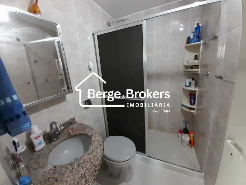 Conheça 13 banheiro social. do imóvel - Apartamento 2 quartos à venda Botafogo, Rio de Janeiro - R$ 915.000 - RJAP20732 - 15 13 banheiro social. - 15