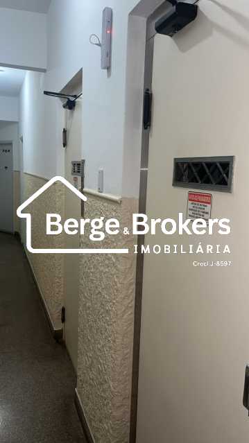 Conheça Elevador do imóvel - Apartamento 3 quartos à venda Copacabana, Rio de Janeiro - R$ 1.000.000 - RJAP30728 - 12 Elevador - 12