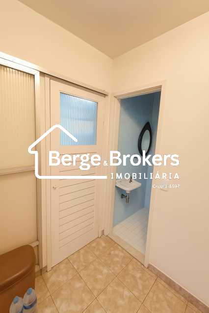 Conheça Banherio de serviço1. do imóvel - Apartamento 4 quartos à venda Tijuca, Rio de Janeiro - R$ 860.000 - RJAP40183 - 29 Banherio de serviço1. - 29
