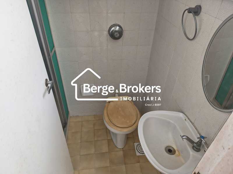 Conheça Banheiro de Serviço do imóvel - Apartamento 3 quartos à venda Tijuca, Rio de Janeiro - R$ 696.000 - RJAP30746 - 41 Banheiro de Serviço - 41