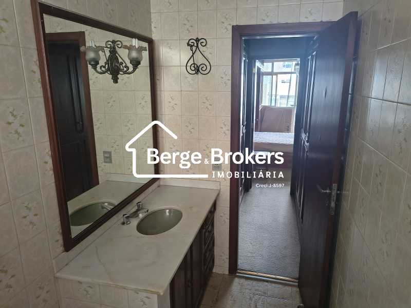 Conheça Banheiro Suite_2 do imóvel - Apartamento 3 quartos à venda Tijuca, Rio de Janeiro - R$ 696.000 - RJAP30746 - 23 Banheiro Suite_2 - 23