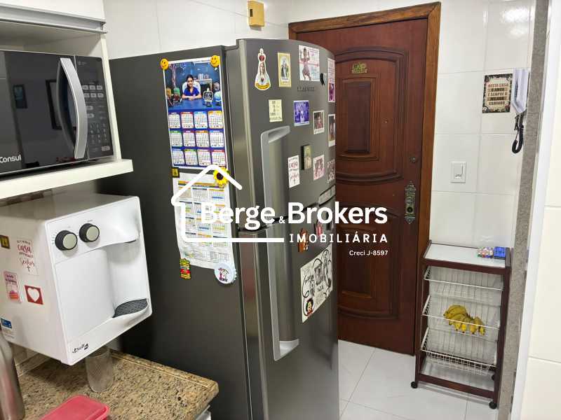 Conheça COZINHA COM ENTRADA DE SERVIÇO do imóvel - Apartamento 2 quartos/ Residencial / Vila Isabel - RJAP20804 - 14 COZINHA COM ENTRADA DE SERVIÇO - 14