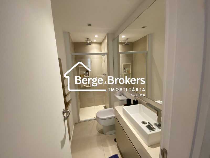 Conheça banheiro social. do imóvel - Apartamento : / Residencial / Botafogo - RJAP20808 - 12 banheiro social. - 12