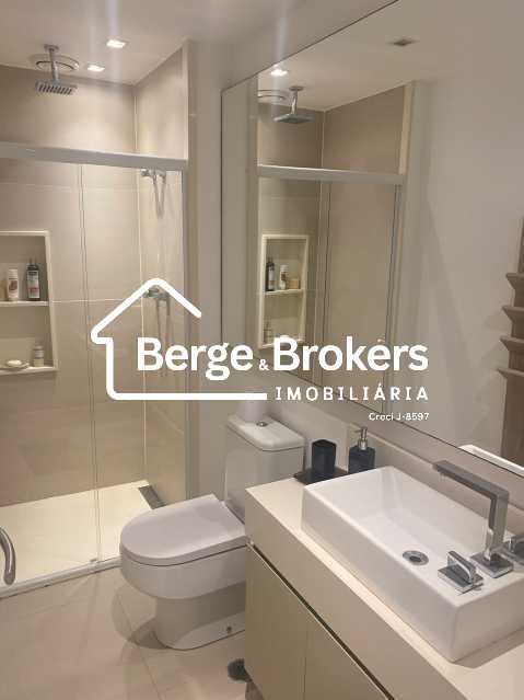 Conheça banheiro da suíte. do imóvel - Apartamento : / Residencial / Botafogo - RJAP20808 - 16 banheiro da suíte. - 16