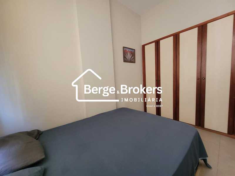 Conheça 11 - Quarto 3 - armarios do imóvel - Apartamento à venda Rua Belfort Roxo, Copacabana, Rio de Janeiro - R$ 1.180.000 - RJAP30771 - 11 11 - Quarto 3 - armarios - 11