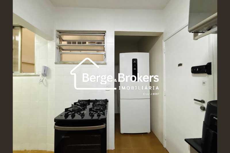 Conheça Cozinha - fogão e geladeira do imóvel - Apartamento para alugar Avenida Pasteur, Botafogo, Rio de Janeiro - R$ 5.000 - RJAP20813 - 8 Cozinha - fogão e geladeira - 8