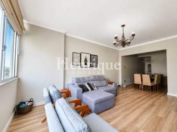 Apartamento reformado no Flamengo com 118 m², 3 quartos, suíte, vaga e portaria 24 horas, na quadra da praia. - FLAP31471