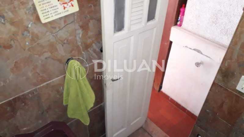 Conheça banheiro. do imóvel - Excelente cobertura no Leme 302 m²,sala com dois ambientes, 05 dormitórios, com 01 suite e closet, cozinha espaçoso , terraço, varanda, e churrasqueira. - CPCO50012 - 11 banheiro. - 11