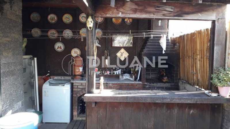 Conheça churrascaria. do imóvel - Excelente cobertura no Leme 302 m²,sala com dois ambientes, 05 dormitórios, com 01 suite e closet, cozinha espaçoso , terraço, varanda, e churrasqueira. - CPCO50012 - 16 churrascaria. - 16