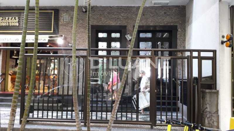Conheça portaria. do imóvel - Excelente cobertura no Leme 302 m²,sala com dois ambientes, 05 dormitórios, com 01 suite e closet, cozinha espaçoso , terraço, varanda, e churrasqueira. - CPCO50012 - 27 portaria. - 27