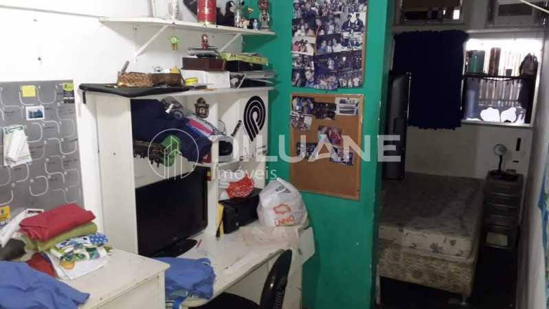 Conheça quarto1n. do imóvel - Excelente cobertura no Leme 302 m²,sala com dois ambientes, 05 dormitórios, com 01 suite e closet, cozinha espaçoso , terraço, varanda, e churrasqueira. - CPCO50012 - 30 quarto1n. - 30