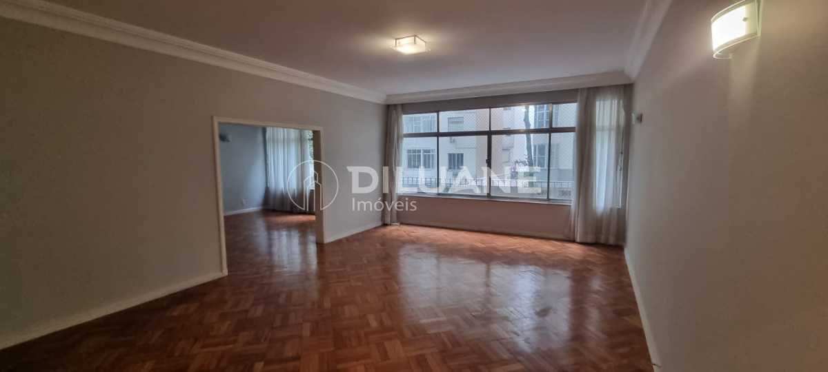 Conheça WhatsApp Image 2025-07-11 at 1 do imóvel - Excelente apartamento em rua calma e arborizada, Copacabana, 215m² - CPAP31294 - 1 WhatsApp Image 2025-07-11 at 1 - 1