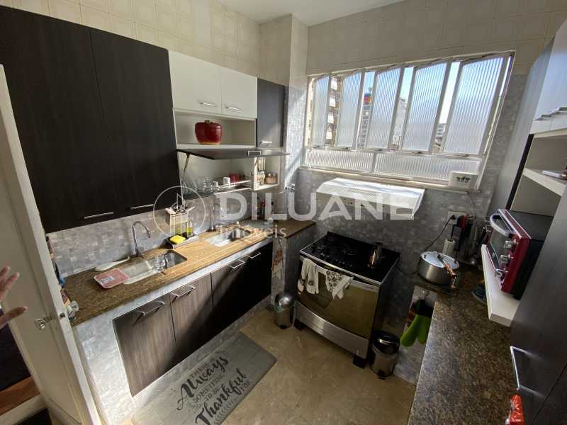Conheça Cozinha do imóvel - Rua Hilário de Gouveia - 187 m², o m2 mais barato de Copacabana. Vista Lateral Mar! - BTAP31018 - 10 Cozinha - 10