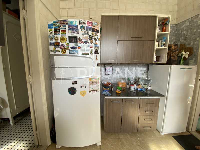 Conheça Cozinha do imóvel - Rua Hilário de Gouveia - 187 m², o m2 mais barato de Copacabana. Vista Lateral Mar! - BTAP31018 - 12 Cozinha - 12