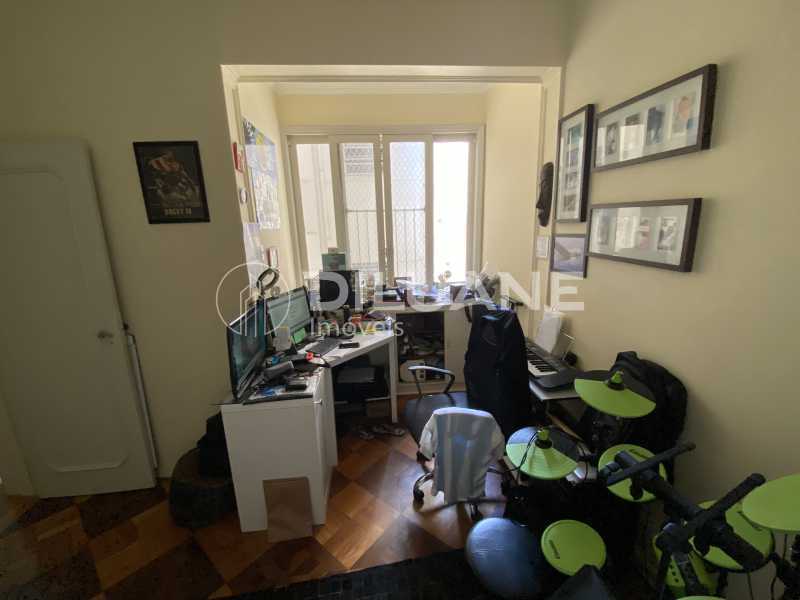 Conheça Quarto 1 do imóvel - Rua Hilário de Gouveia - 187 m², o m2 mais barato de Copacabana. Vista Lateral Mar! - BTAP31018 - 19 Quarto 1 - 19