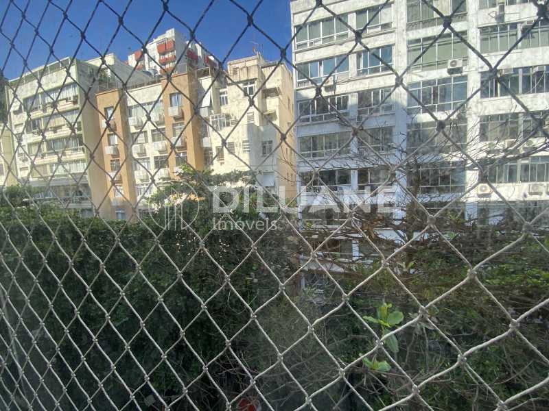 Conheça Vista quarto 3 do imóvel - Rua Hilário de Gouveia - 187 m², o m2 mais barato de Copacabana. Vista Lateral Mar! - BTAP31018 - 27 Vista quarto 3 - 27