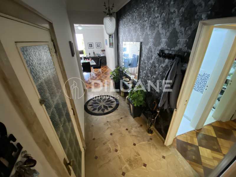 Conheça Entrada do imóvel - Rua Hilário de Gouveia - 187 m², o m2 mais barato de Copacabana. Vista Lateral Mar! - BTAP31018 - 13 Entrada - 13