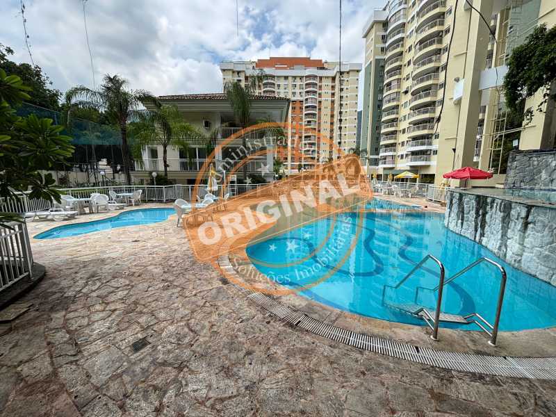 Cobertura duplex para venda 4 quartos duas vagas 185m2 em condomínio clube Tijuca RJ