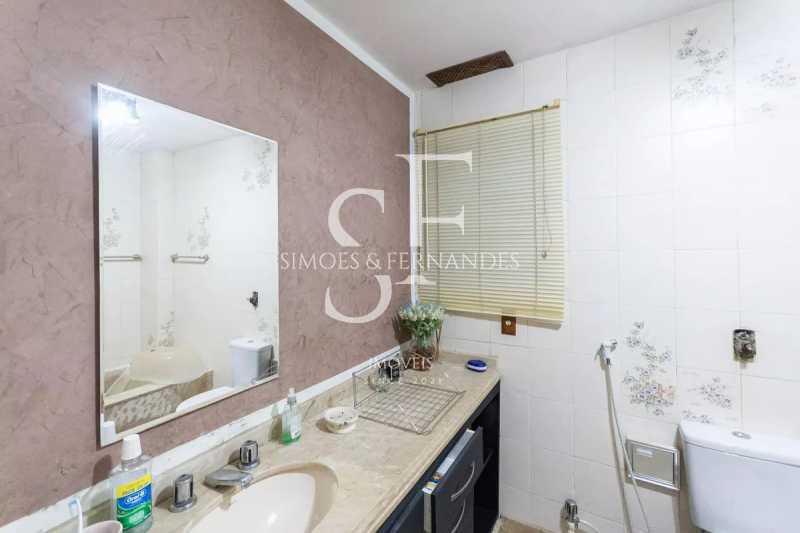 Conheça 32 do imóvel - Grajaú - Rua Comendador Martinelli - Apartamento tipo Casa Duplex, 4 quartos, 2 suítes, 2 salas, 2 cozinhas, quintal, churrasqueira, 2 vagas. - BTCA40075 - 25 32 - 25