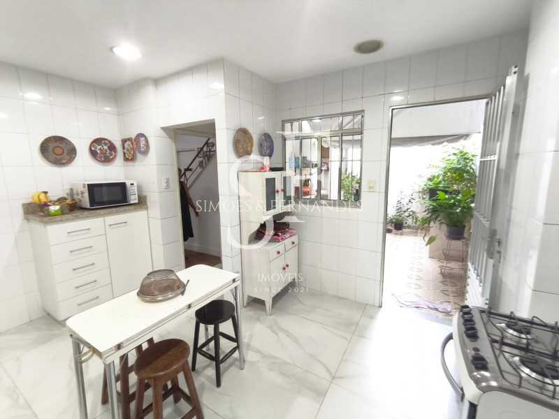 Conheça WhatsApp Image 2026-05-01 at 1 do imóvel - Tijuca - Travessa Frei Rogério - Casa de vila triplex com 7 quartos, sendo uma suíte master e elevador. - BTCV70002 - 25 WhatsApp Image 2026-05-01 at 1 - 25