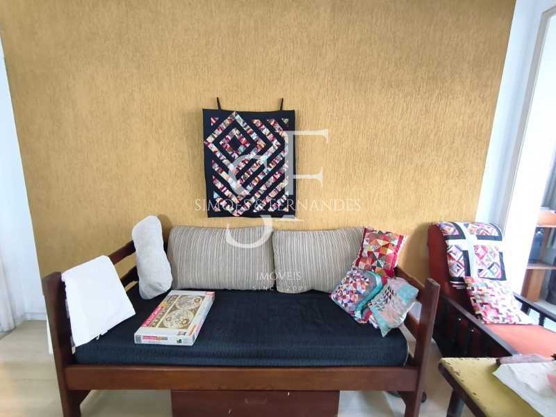 Conheça WhatsApp Image 2026-05-01 at 1 do imóvel - Tijuca - Travessa Frei Rogério - Casa de vila triplex com 7 quartos, sendo uma suíte master e elevador. - BTCV70002 - 15 WhatsApp Image 2026-05-01 at 1 - 15
