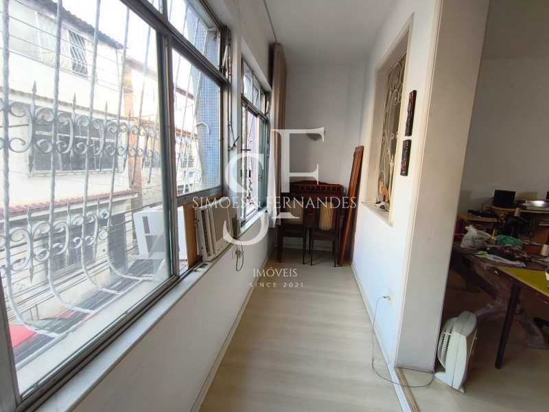Conheça WhatsApp Image 2026-05-01 at 1 do imóvel - Tijuca - Travessa Frei Rogério - Casa de vila triplex com 7 quartos, sendo uma suíte master e elevador. - BTCV70002 - 19 WhatsApp Image 2026-05-01 at 1 - 19