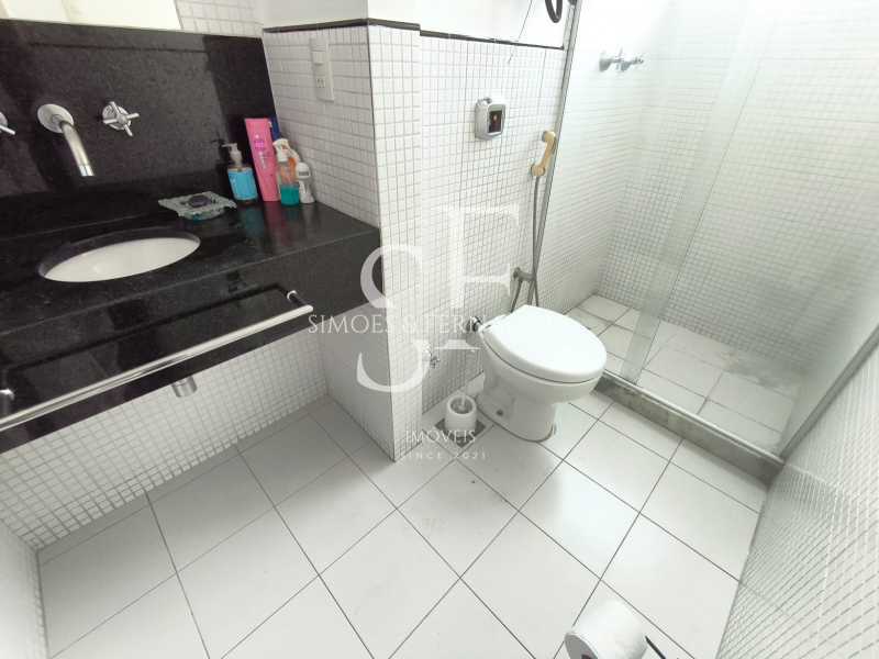 Conheça WhatsApp Image 2026-05-01 at 1 do imóvel - Tijuca - Travessa Frei Rogério - Casa de vila triplex com 7 quartos, sendo uma suíte master e elevador. - BTCV70002 - 26 WhatsApp Image 2026-05-01 at 1 - 26