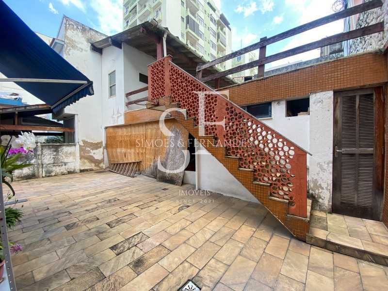 Conheça GrajaúRuaMearimCasaDuplex3qua do imóvel - Grajaú - Rua Araxá - Casa duplex, 3 quartos, 1 suíte, 3 anexos, dependência, quintal, piscina, 4 vagas. - BTCA30099 - 24 GrajaúRuaMearimCasaDuplex3qua - 24