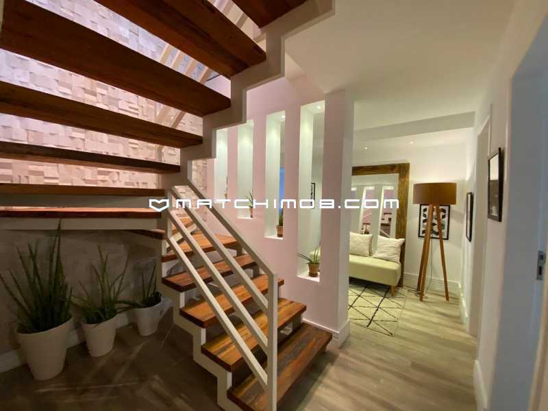 Ótima localização - Cobertura à venda no Jardim Oceânico. Reformada. - 954CO