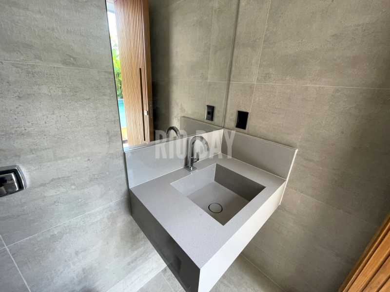 Conheça RIO BAY 10 do imóvel - Casa em Condomínio à venda Rua Ayrton Luiz Gonçalves, Barra da Tijuca, Rio de Janeiro - R$ 9.900.000 - RBCN50003 - 11 RIO BAY 10 - 11