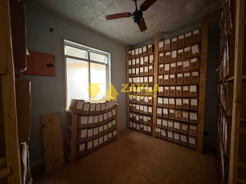 Conheça 04 do imóvel - GRANDE OPORTUNIDADE EM IRAJA, CASA 280M², 9 QTS SENDO UM SUITE, 2 SALAS, COPA COZINHA, BANHEIROS E VAGA DE GARAGEM!! AGENDE SUA VISITA! - CAC00184 - 5 04 - 5