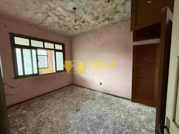 GRANDE OPORTUNIDADE EM IRAJA, CASA 280M², 9 QTS SENDO UM SUITE, 2 SALAS, COPA COZINHA, BANHEIROS E VAGA DE GARAGEM!! AGENDE SUA VISITA! - CAC00184