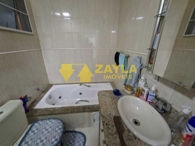 Conheça 12 do imóvel - Casa 3 quartos sendo 1 suíte Piscina Vaga de garagem à venda em Irajá - Rio de janeiro, RJ - CA01266 - 12 12 - 12