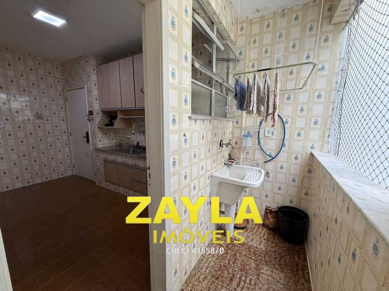 Conheça WhatsApp Image 2026-01-21 at 1 do imóvel - Ótima oportunidade no Bairro Araujo!! Apartamento de 2 qts, sala,banheiro, cozinha, área de serviço, dependencia revertida em Closet, varanda e uma Vaga!! Agende sua Visita!! - AP01395 - 22 WhatsApp Image 2026-01-21 at 1 - 22