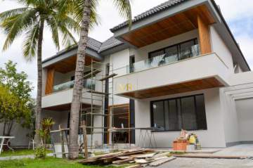 Casa em Condomínio à Venda - 6 Dormitórios (5 Suítes) - Barra da Tijuca - 560 m² Em Reforma com Piscina, Área Gourmet com Proximidade ao Posto 5 - M65598