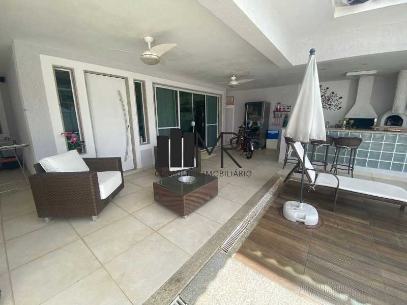Conheça Área externa do imóvel - Casa em Condomínio à venda Avenida Aldemir Martins, Recreio dos Bandeirantes, Rio de Janeiro - R$ 2.800.000 - RM20 - 6 Área externa - 6