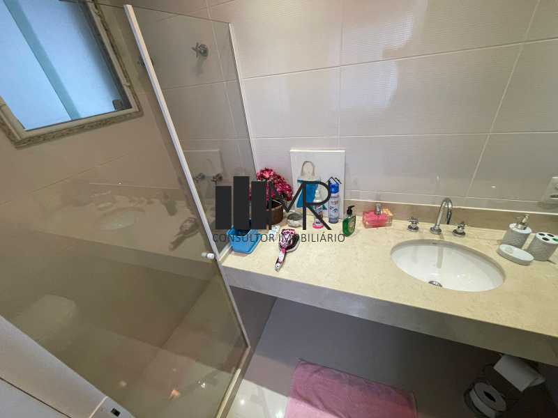 Conheça Banheiro do imóvel - Casa em Condomínio à venda Avenida Aldemir Martins, Recreio dos Bandeirantes, Rio de Janeiro - R$ 2.800.000 - RM20 - 13 Banheiro - 13