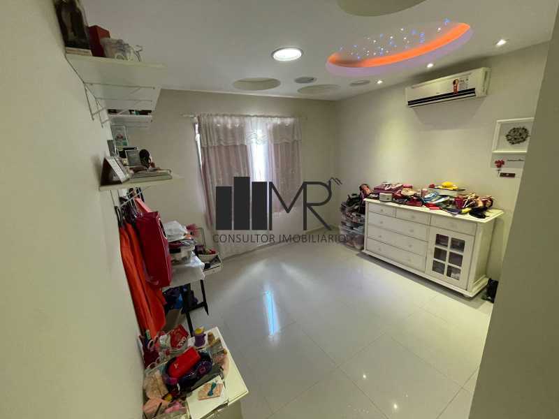 Conheça Quarto do imóvel - Casa em Condomínio à venda Avenida Aldemir Martins, Recreio dos Bandeirantes, Rio de Janeiro - R$ 2.800.000 - RM20 - 17 Quarto - 17