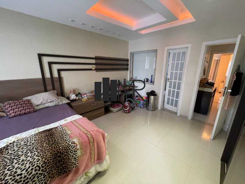 Conheça Quarto do imóvel - Casa em Condomínio à venda Avenida Aldemir Martins, Recreio dos Bandeirantes, Rio de Janeiro - R$ 2.800.000 - RM20 - 21 Quarto - 21