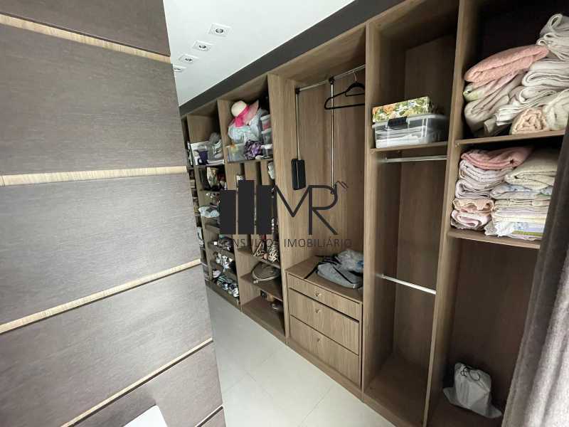 Conheça Closet do imóvel - Casa em Condomínio à venda Avenida Aldemir Martins, Recreio dos Bandeirantes, Rio de Janeiro - R$ 2.800.000 - RM20 - 23 Closet - 23