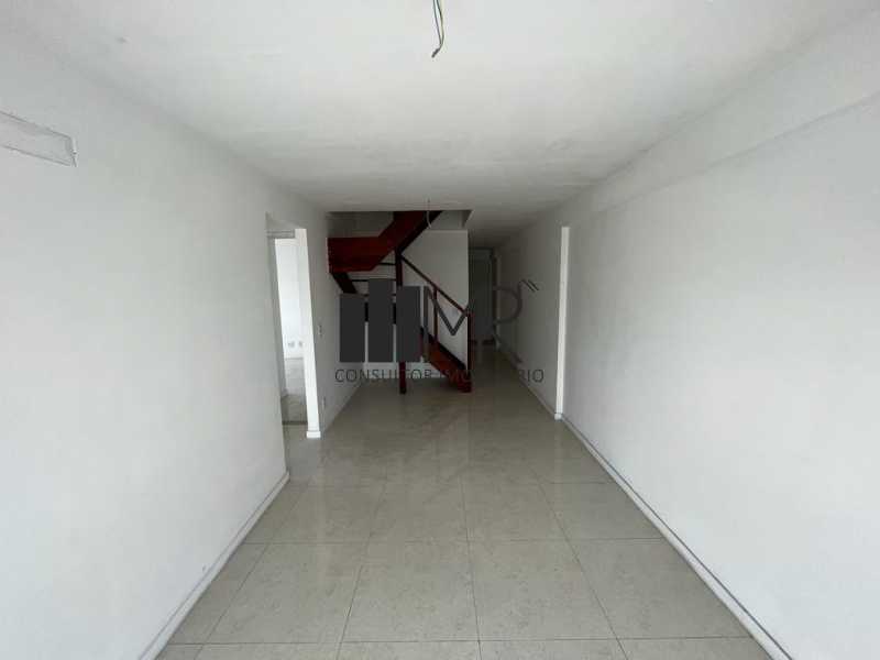 Conheça Sala do imóvel - Cobertura à venda Rua Ituverava, Anil, Rio de Janeiro - R$ 699.000 - MRT004 - 8 Sala - 8