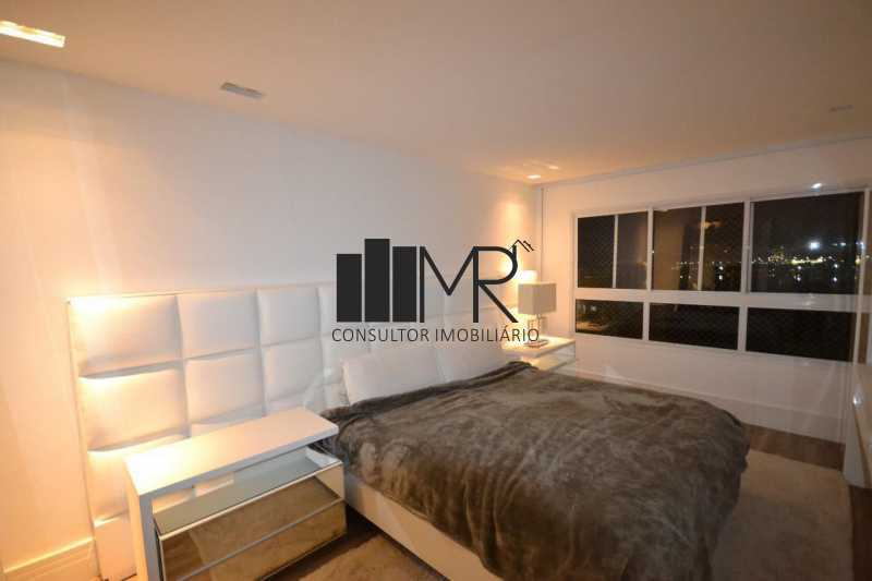 Conheça 24 do imóvel - Cobertura Duplex à Venda - 4 dormitórios (3 suítes) - Barra da Tijuca - 364 m² com Piscina e Churrasqueira Privativas - AN3167 - 24 24 - 24