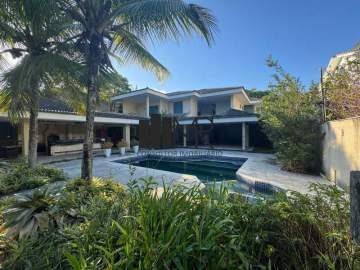 Casa Duplex à Venda - 4 suítes - Barra da Tijuca - 850 m² com Piscina e Churrasqueira no Novo Leblon - M5146