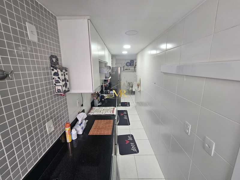 Conheça 18 do imóvel - Apartamento à Venda - 3 Dormitórios (1 Suíte) - Anil - 125 m² com Varanda, Dependência e 2 Vagas - RB100982 - 18 18 - 18