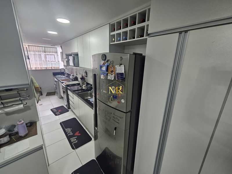 Conheça 19 do imóvel - Apartamento à Venda - 3 Dormitórios (1 Suíte) - Anil - 125 m² com Varanda, Dependência e 2 Vagas - RB100982 - 19 19 - 19